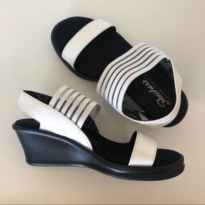 Sketchers Wedge Memory Foam Sandals